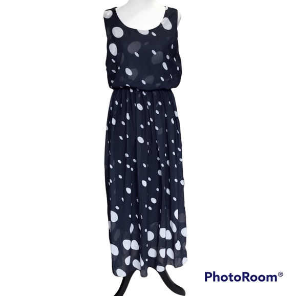 Xianchun Dresses & Skirts - 💥3/$25💥XIANCHUN | maxi polka dot dress